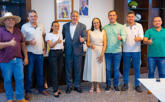 Governador Laurez Moreira recebe prefeitos do Jalapão e anuncia projeto da TO-110 para interligar o Tocantins ao Maranhão
