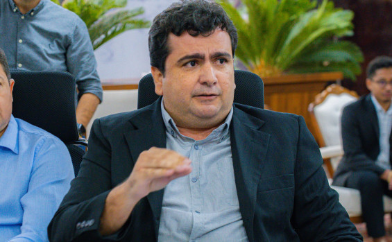 Governador Laurez Moreira recebe prefeitos do Jalapão e anuncia projeto da TO-110 para interligar o Tocantins ao Maranhão