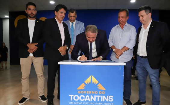 Em ato histórico, governador Laurez Moreira sanciona novo PCCR da Educação e garante valorização da categoria após 10 anos de espera