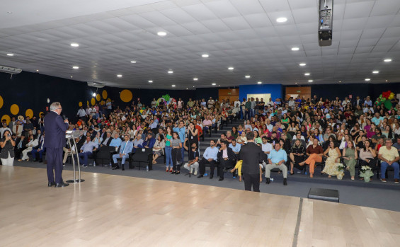 Em ato histórico, governador Laurez Moreira sanciona novo PCCR da Educação e garante valorização da categoria após 10 anos de espera