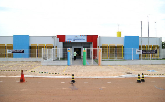 Governador Laurez Moreira participa da inauguração da primeira creche pública de Luzimangues e reforça compromisso com a educação