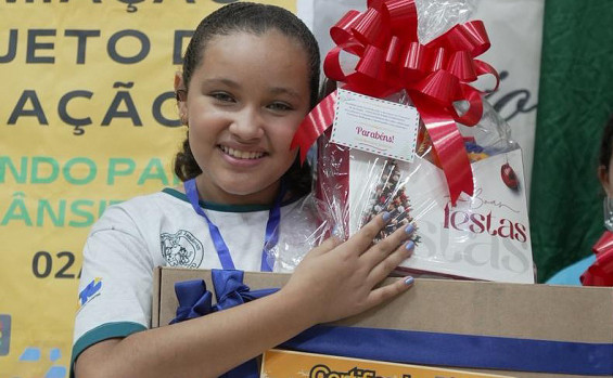 Em Pedro Afonso, Governo do Tocantins premia estudantes vencedores do projeto de redação sobre educação para o trânsito
