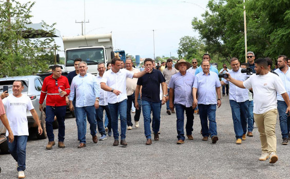 Governador Laurez Moreira anuncia retomada das obras da TO-262 e TO-040 durante entrega de obras estruturantes em Pindorama