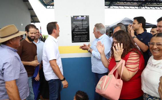 Governador Laurez Moreira anuncia retomada das obras da TO-262 e TO-040 durante entrega de obras estruturantes em Pindorama