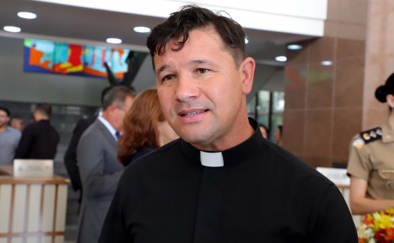 Fé e devoção marcam a passagem da imagem peregrina de Nossa Senhora Aparecida pelo Palácio Araguaia