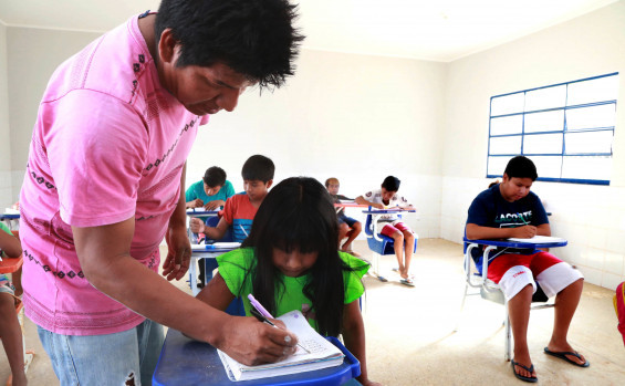 Governo do Tocantins fortalece a educação pública com investimentos em infraestrutura e valorização dos servidores com foco na melhoria da aprendizagem