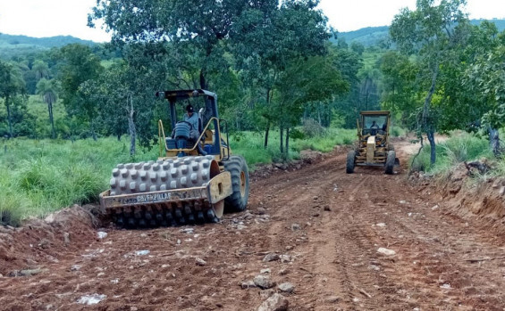 Governo do Tocantins recupera estradas vicinais para escoamento da produção agrícola