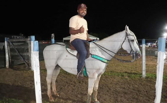Governador Wanderlei Barbosa prestigia a tradicional vaquejada de Paranã e reforça o valor cultural da festa para a região