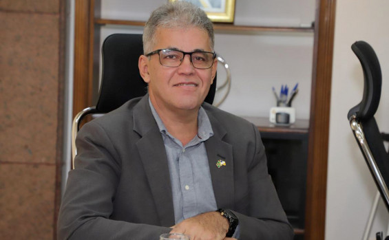 Governador Wanderlei Barbosa recebe licenças ambientais e de instalação da Cidade do Automóvel e do Parque Tecnológico, em Palmas 