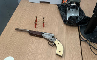 Em Araguaína, Polícia Civil cumpre mandado de busca, apreende arma artesanal e prende homem em flagrante