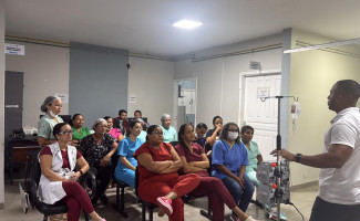 HRPN capacita equipes para uso seguro de bomba de infusão