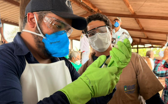 Adapec capacita produtores de Ananás e Santa Tereza sobre vacinação contra a brucelose