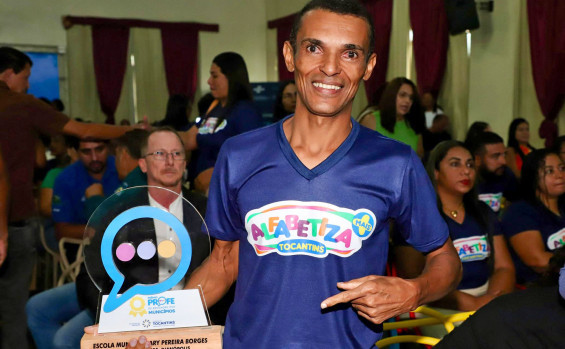 Em Dianópolis, governador Wanderlei Barbosa entrega premiações a escolas de destaque e reafirma compromisso com investimentos e qualidade da educação no Tocantins