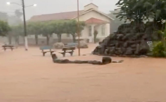 Governador Wanderlei Barbosa anuncia força-tarefa para atender regiões afetadas pelas fortes chuvas no Tocantins 