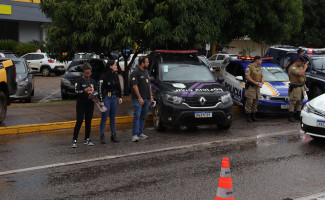 Operação Mulher Segura: forças de segurança realizam blitz educativa de conscientização contra a violência doméstica em Palmas
