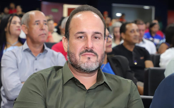 Em Paraíso, governador Wanderlei Barbosa premia escolas estaduais e anuncia mais de R$ 4 milhões para novas obras em Araguacema e Lagoa da Confusão 