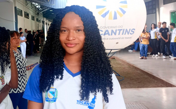 Governo do Tocantins entrega reforma do Colégio Estadual Rachel de Queiroz no valor de mais de R$ 1,7 milhão e premia escolas que se destacaram na educação em Palmas