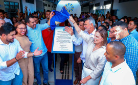 Governo do Tocantins entrega reforma do Colégio Estadual Rachel de Queiroz, com investimento superior a R$ 1,7 milhão, e premia escolas que se destacaram na educação em Palmas