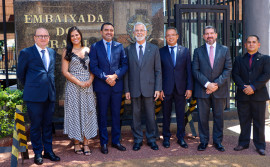 Governador Wanderlei Barbosa cumpre agenda em Assunção e apresenta potencial econômico do Tocantins em encontro do BID