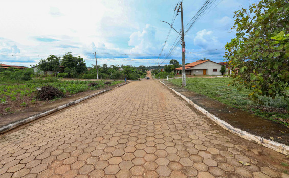 Governo do Tocantins investe mais de R$ 4 milhões em obras que fortalecem economia e infraestrutura nos municípios de Palmeiras e Itacajá 