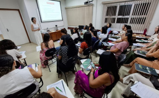 Hospital e Maternidade Dona Regina capacita equipe para incentivar a amamentação