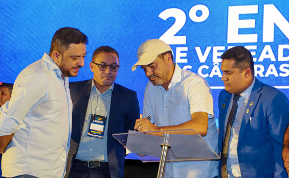 Governador Wanderlei Barbosa reforça compromisso com o municipalismo durante encontro de vereadores em Palmas