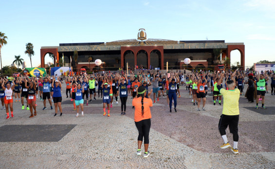Governo do Tocantins transforma Praça dos Girassóis em palco de cultura, esporte e empreendedorismo