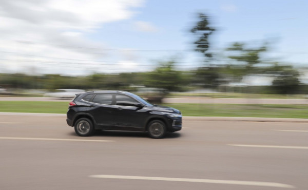 Pressa e negligência: excesso de velocidade continua sendo a infração mais cometida nas rodovias tocantinenses
                    Das 102.654 autuações registradas nas estradas, 94.393 foram por excesso de velocidade, o que corresponde a 91,96% dos casos