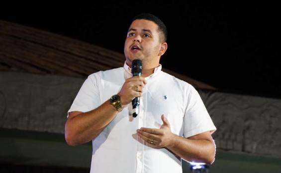 Encenação da Paixão de Cristo emociona público e reúne centenas de pessoas na Praça dos Girassóis em Palmas