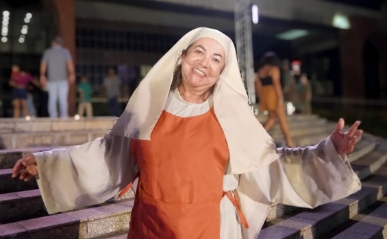 Encenação da Paixão de Cristo emociona público e reúne centenas de pessoas na Praça dos Girassóis em Palmas