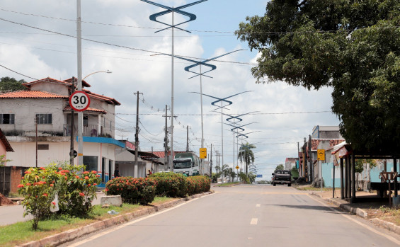 Governo do Tocantins alcança 83% de execução da primeira fase do projeto de sinalização viária em municípios do interior do estado 