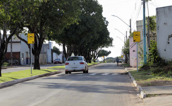 Governo do Tocantins alcança 83% de execução da primeira fase do projeto de sinalização viária em municípios do interior do estado 