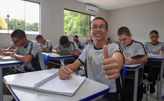 Governador Wanderlei Barbosa reafirma compromisso com a educação ao entregar reforma de colégio militar, no valor de R$ 3,2 milhões, em Colinas 