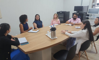 Hospital e Maternidade Dona Regina discute projeto piloto de identificação neonatal  