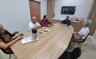 Maternidade Dona Regina recebe representantes do Ministério dos Direitos Humanos e reforça ações para ampliar registro civil de recém-nascidos