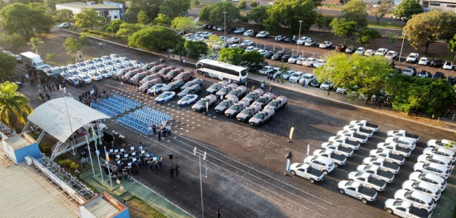 Em 2023, o governador Wanderlei Barbosa realizou a entrega de 22 veículos, 26 fuzis e carabinas, além de 285 computadores ao sistema penal do Tocantins, reforçando a estrutura e a capacidade operacional das unidades no estado