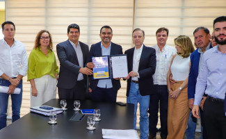 Governador Wanderlei Barbosa assina contrato com Hospital de Amor para ampliar tratamento oncológico em Palmas
