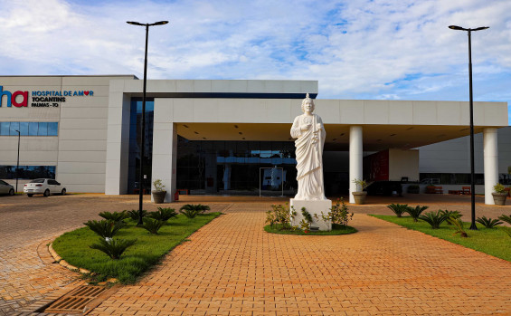 Governador Wanderlei Barbosa assina contrato com Hospital de Amor para ampliar tratamento oncológico em Palmas 