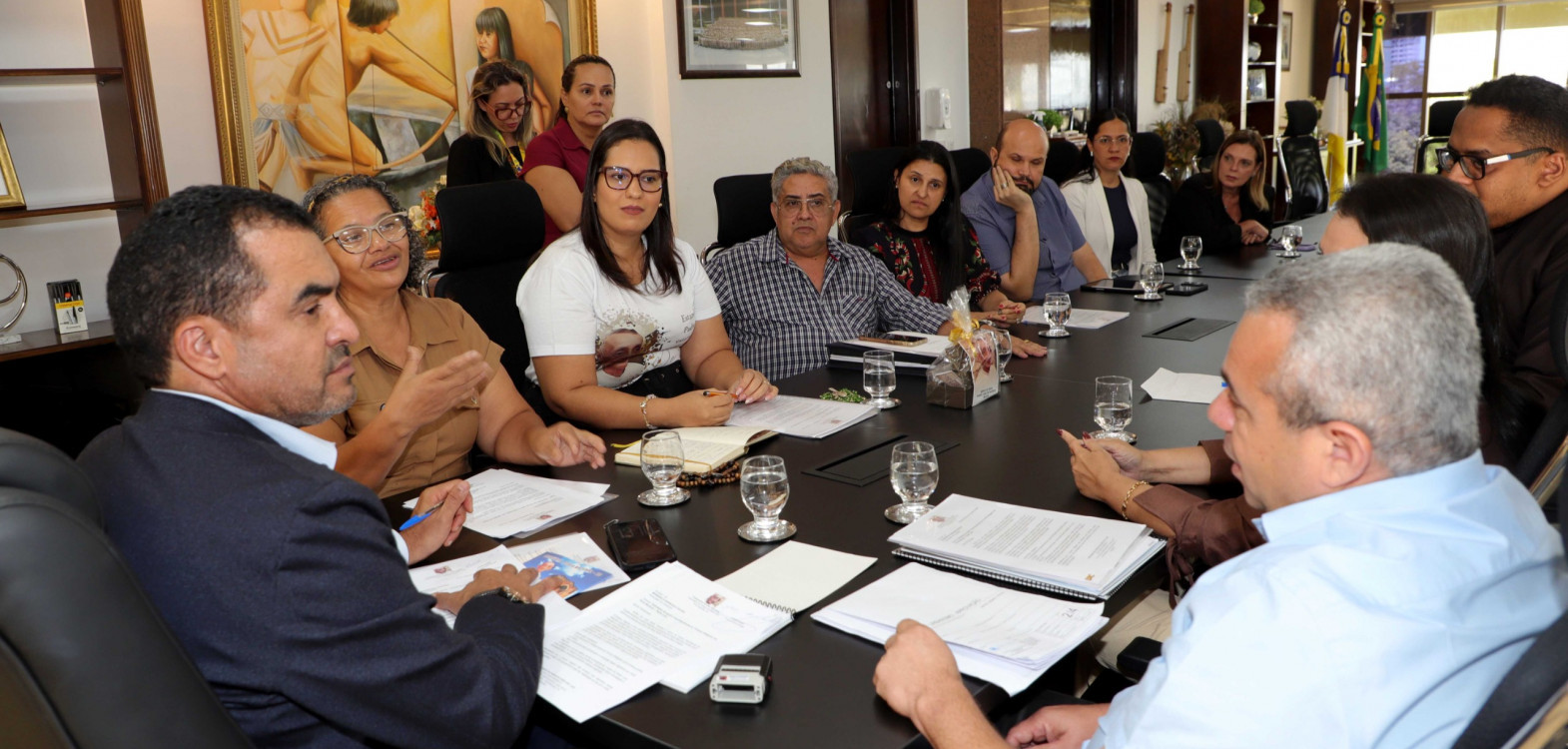 Reunião no Palácio Araguaia reforçou compromisso do Governo do Tocantins com a valorização do patrimônio histórico, cultural e religioso do estado e o fortalecimento do turismo de fé com o apoio ao processo de beatificação do Padre Luso
