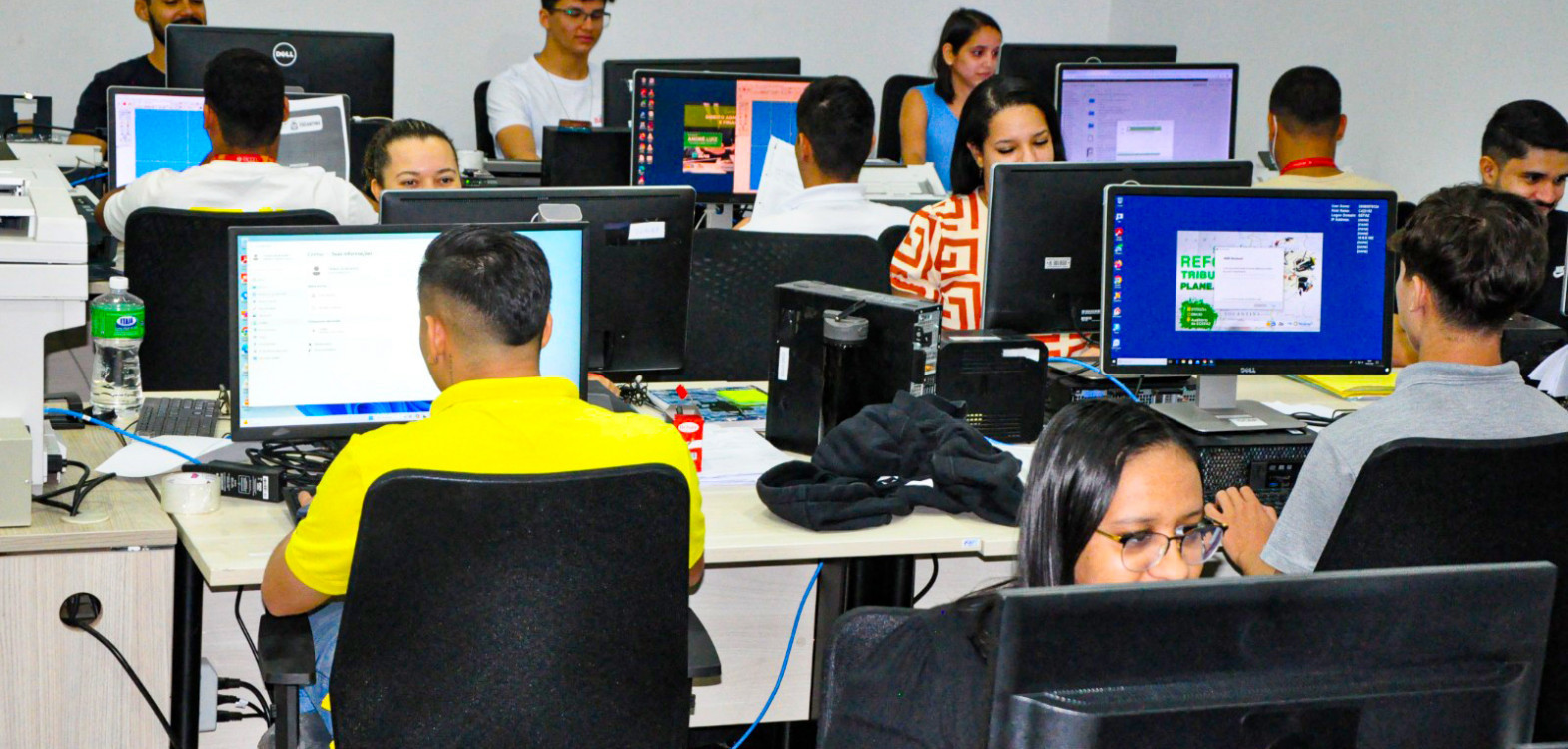 Estado investiu aproximadamente R$ 12 milhões em infraestrutura tecnológica, com a aquisição de 3 mil computadores, ampliando a capacidade operacional da gestão pública 