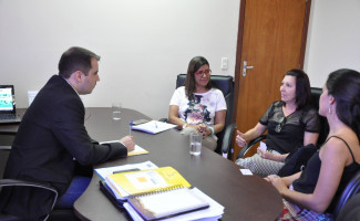 Sesau firma parceria para ofertar cursos a profissionais