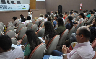 Profissionais se reúnem em fórum para fortalecer redes de atenção no Estado