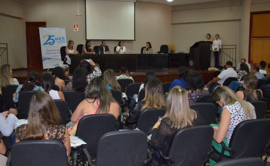 Gestora Roseli informou que os cursos são realizados através de um projeto do Ministério da Saúde