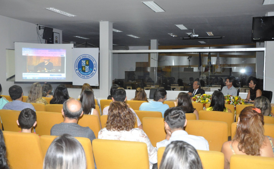 Aula solene reuniu o corpo docente do curso e alunos aprovados 