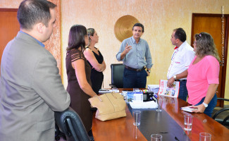 Bonilha recebe comando de greve e debate demandas da Saúde 
