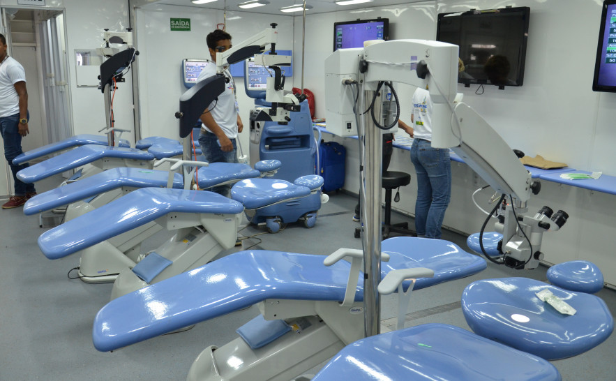 Nas unidades móveis, os pacientes são submetidos a uma pré-consulta e realização de exames