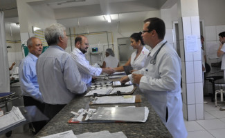 Secretário percorre 15 hospitais  e avalia atendimento 