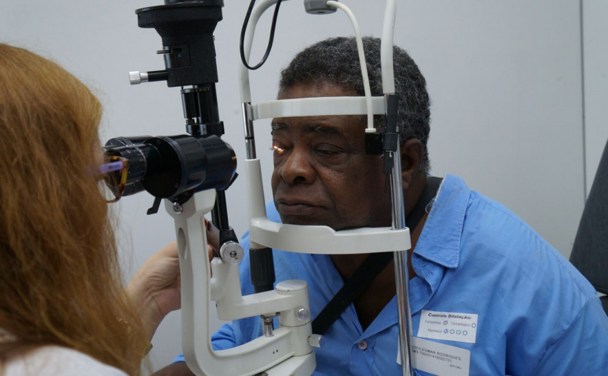 As unidades móveis Saúde para Todos estão levando assistência oftalmológica a pessoas com mais de 55 anos