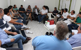 Com secretário, médicos apontam demandas e debatem melhorias 