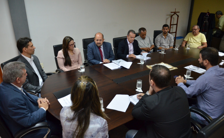 29-04 Assinatura Cooperação para uso de Agrotoxico - MPE - SESAU - Heitor Iglesias (35).JPG